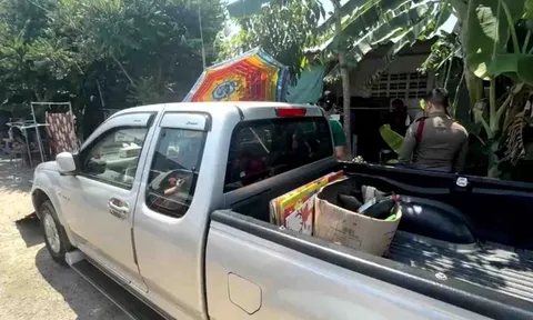 Thái Lan: Kết cục đáng tiếc khi con trai đến thăm mẹ lại ngủ trong ô tô vì sợ phiền