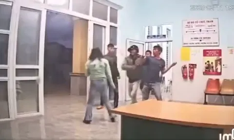 Vụ nói "bác sĩ cứu người sao chửi là chó với mèo" thì bị hành hung: Công an thông tin "nữ y sĩ cầm dép đánh 3 người đàn ông rồi bị đánh"