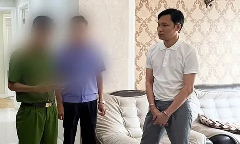 Tin lời thành nổ nhập xe Rolls Royce Phantom VIII về Việt Nam đăng ký biển số ngoại giao, một đại gia "sập bẫy" mất 6,4 tỷ đồng