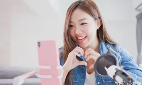 Cô gái "nướng" 7 tỷ đồng vào mua sắm trên livestream như ma nhập, mất kiểm soát vì tâm lý "chiến đấu" thường trực