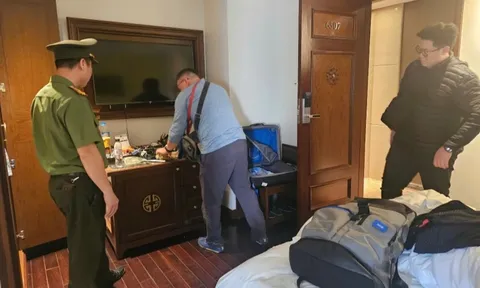 Bị truy nã ở Mỹ, lưu trú đến Hà Nội sau 1 đêm thì bị bắt