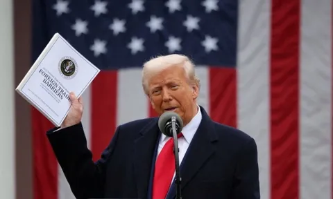 Vì sao Mỹ không áp thuế với Nga, nhưng đánh thuế đảo hoang?