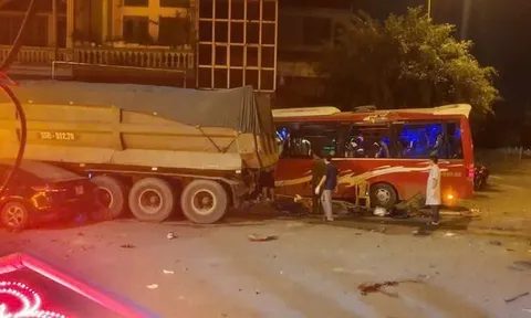 Tin mới vụ va chạm loạt phương tiện xe đầu kéo với xe đạp, xe khách, xe con
