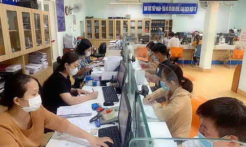 Cười ra nước mắt chuyện lương nhân viên bảo hiểm mỗi tháng mua được một lượng vàng