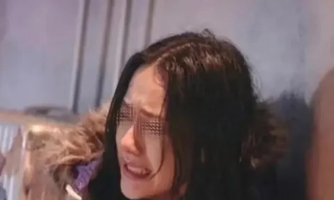 Ngủ mơ thấy hôn người đàn ông lạ, cô gái tỉnh dậy thì ác mộng ngay trước mặt và cái kết hoảng hồn