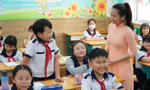 Bảng lương giáo viên 2025 theo quy định mới nhất: Mức thấp nhất, cao nhất là bao nhiêu?