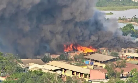 Thông tin mới về thiệt hại trong vụ cháy kho xưởng tại Hà Nội