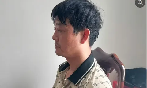 Clip: Bắt giữ tại trận đối tượng đạp vỡ cửa kính, cướp ngân hàng ở TP Vũng Tàu