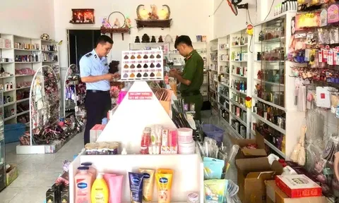 Phát hiện kho hơn 2.000 sản phẩm mỹ phẩm không rõ nguồn gốc ở Cà Mau "gắn mác" hàng nhập khẩu