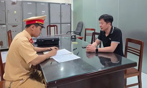 Clip: Pha lùi xe trên cao tốc "trị giá" 35 triệu đồng cộng thêm 1 "trái đắng"