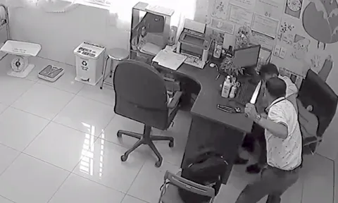 Chân dung nghi phạm dùng dao đâm đồng nghiệp tại phòng khám vừa bị tạm giữ hình sự