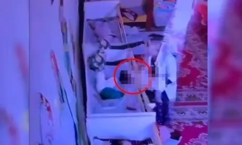 Clip: 20 phút cuối đời khi kẹt đầu vào thanh chắn giường, tử vong tại trường mẫu giáo của bé 2 tuổi gây ám ảnh