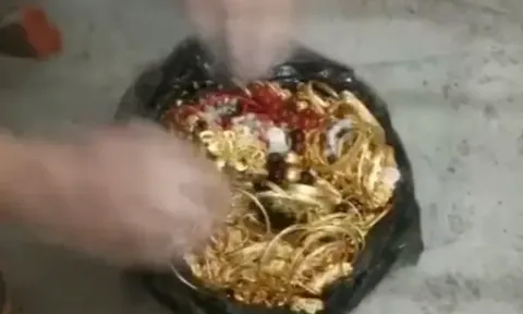 Hé lộ nguồn gốc số vàng "khủng" trị giá 5,7 tỷ đồng giấu trong tường của 1 tòa chung cư