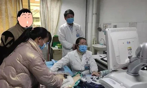 Bé gái 6 tuổi đau bụng dữ dội đều đặn vào 1 ngày duy nhất trong tuần, cha mẹ chết lặng khi nghe chẩn đoán từ bác sĩ