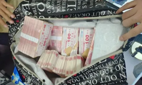 Ngỡ ngàng 20 tỷ đồng tiền mặt và vàng chất thành “núi” trong một căn phòng trọ, hé lộ bí mật khủng suýt hại đời người phụ nữ