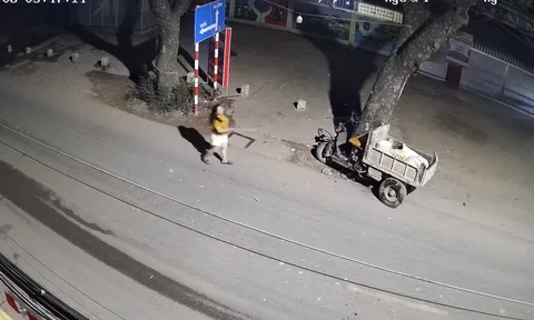 Clip: Người dân truy đuổi kẻ nghi trộm xe công nông như phim