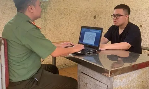 "Chân dung" sinh viên xuất sắc về lĩnh vực IT vừa bị khởi tố và lời khai tiết lộ số tiền công được trả