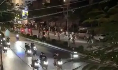 Cận cảnh hình ảnh hàng trăm "quái xế" gây náo loạn phố trung tâm Hải Phòng