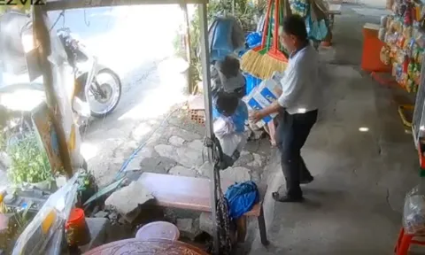 Clip: Chủ của hàng tạp hóa ngớ người khi khách nam hỏi mua rồi chở 3 thùng bia bỏ chạy không thanh toán