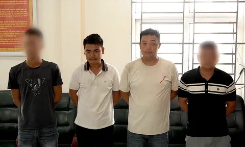 Tài xế "chặt chém" 4,2 triệu đồng 2 người vùng cao nói gì tại cơ quan công an?