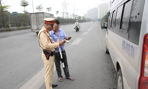 Người dân có thể yêu cầu kiểm tra giấy tờ CSGT trong trường hợp nào?