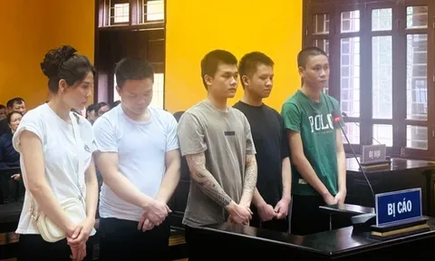 Vợ chồng chủ quán karaoke đánh đập, giữ ô tô của khách hát nhận cái kết thế nào?