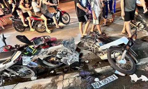 Hiện trường nát bươm đầy ám ảnh khi ô tô húc văng người dân, xe máy nằm la liệt giữa phố ở Bắc Ninh: Tiết lộ nồng độ cồn và hành động "lạ" của tài xế