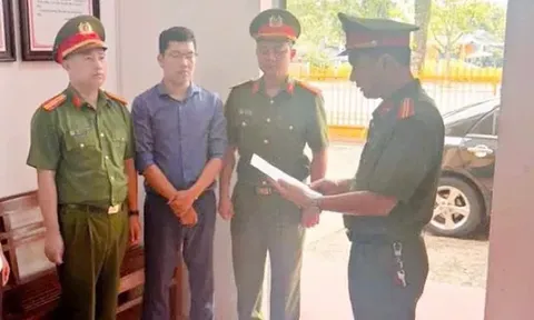 Mánh khóe biển thủ tiền bảo hiểm y tế của hơn 300 học sinh như thế nào?