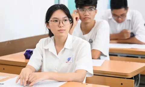 Bộ Giáo dục và Đào tạo lên tiếng trước băn khoăn đề thi tốt nghiệp THPT 2025 "vượt ngưỡng"