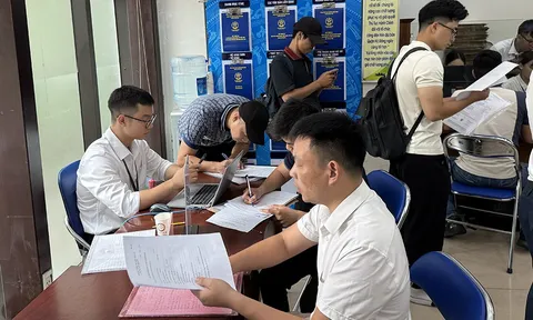 Bất ngờ trong những ngày đầu cấp xã, phường được quyền cấp "sổ đỏ" cho người dân