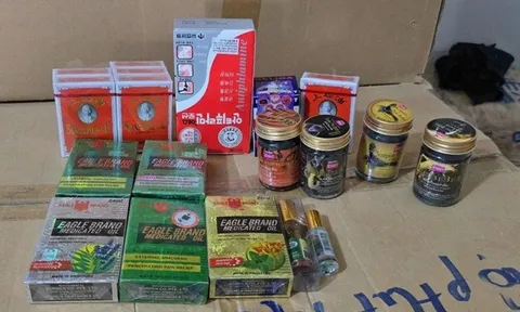 Lộ cận cảnh hình ảnh sản phẩm "dầu gió con ó" giả, những đường nét tinh vi rất khó phân biệt với hàng thật