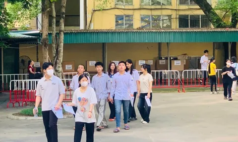 Phụ huynh “đứng ngồi không yên” về bảng điểm chuẩn vào lớp 10 THPT công lập được viết tay "nhảy múa" trên mạng, Sở Giáo dục nói gì?