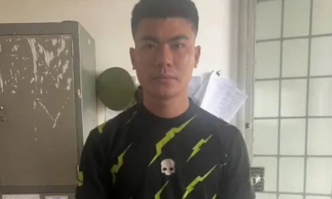 Đi xe ô tô rải tờ rơi cho vay lãi 304%/năm, thanh niên nhận cái kết đắng