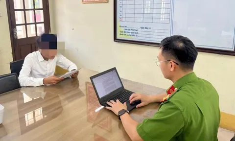 Lan truyền clip về hành vi "người nước ngoài xé tiền Việt Nam", bài học đắt giá cho Facebooker, TikToker chụp giật, câu view