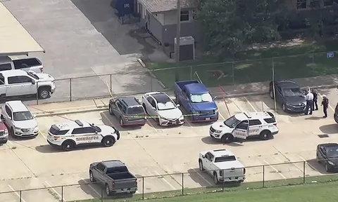 Bé gái 9 tuổi tử vong thương tâm khi bị mẹ bỏ lại suốt 8 giờ trong xe hơi nóng vì điều gây phẫn nộ