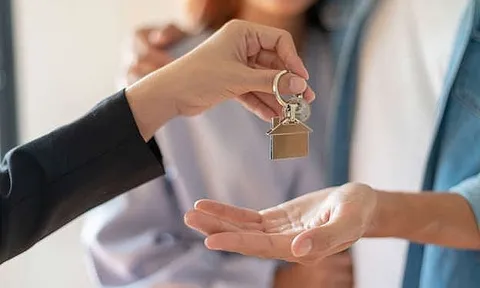 Cho mượn nhà, cả cơ ngơi bỗng sang tay người khác