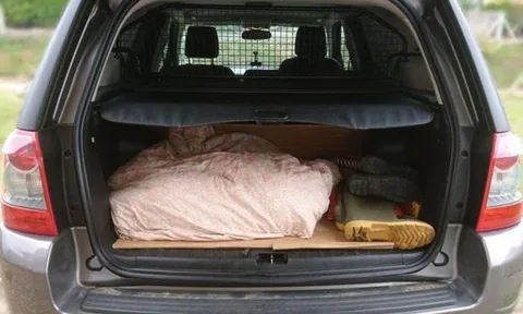 Phát hiện thi thể bọc túi nhựa trong xe: 2 nghi phạm mặt tái xanh bỏ chạy tại chốt kiểm tra giao thông