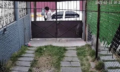 Cô gái sinh con trong nhà tắm, bạn trai đem vứt bỏ bên đường: Camera an ninh ghi lại hành động tàn nhẫn