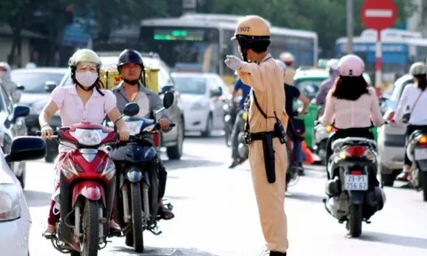 Từ 2025, người đi xe máy chỉ cần vi phạm lỗi nhỏ phổ biến này sẽ bị phạt 14 triệu đồng, ai cũng cần chú ý