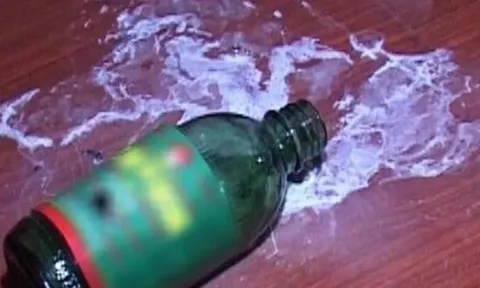 Phát hiện thầy bói tử vong bất thường: Âm mưu hạ độc bằng thuốc diệt cỏ của người bạn gái bị phanh phui