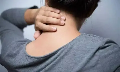 Đi massage cổ vai gáy, người phụ nữ nguy kịch phải nhập viện: Sai lầm nhiều người mắc phải cần bỏ ngay