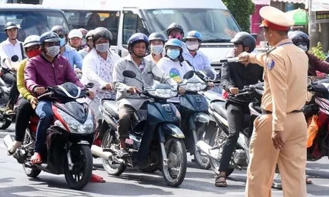 Chú ý: Từ 2025, đi xe máy vi phạm lỗi cơ bản và phổ biến này vừa bị CSGT phạt tiền rất nặng vừa bị tịch thu xe 