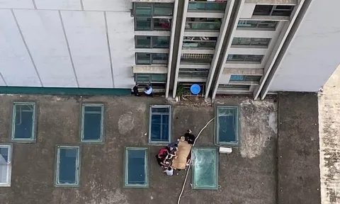 Người phụ nữ ngã từ tầng 5 tử vong khi đang livestream, con gái tận mắt chứng kiến cảnh tượng đau lòng