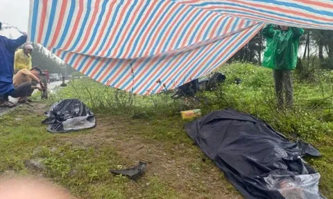 Hà Tĩnh: Phát hiện thi thể 2 người gục bên vệ đường, hiện trường thương tâm