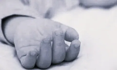 Bé trai 2 tuổi mất tích bí ẩn 10 ngày: Bố mẹ quặn lòng phát hiện thi thể cách nhà không xa