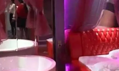 Thiếu nữ say rượu trong quán karaoke bị phát tán clip quay lén: Có dấu hiệu trầm cảm