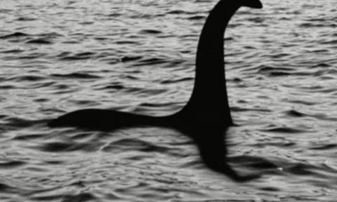 Quái vật hồ Loch Ness lại xuất hiện: Nhân chứng kể lại khoảnh khắc chạm mặt với chuyển động đầy ma mị