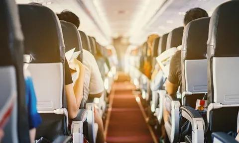 Tiếp viên hàng không tiết lộ "loại đồ uống kinh khủng nhất trên máy bay", cảnh báo cực kỳ mất vệ sinh