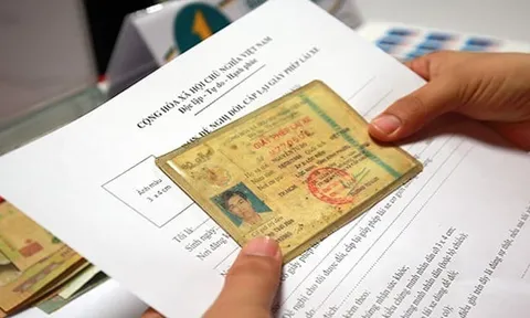 Đến 31/12/2025: Người dân không đi đổi Giấy Đăng Ký Xe, giữ mẫu cũ CSGT phạt 6-8 triệu đồng, phải không?