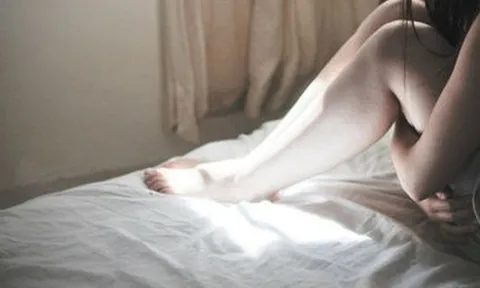 Nữ sinh viên 20 tuổi bị 2 người đàn ông giở trò đồi bại sau buổi liên hoan